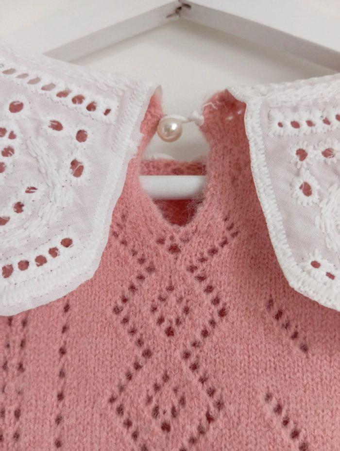 Élégant pull rose col claudine un broderie anglaise - photo numéro 4