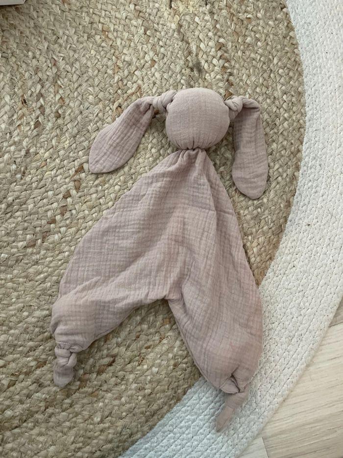 Doudou lapin marron violine