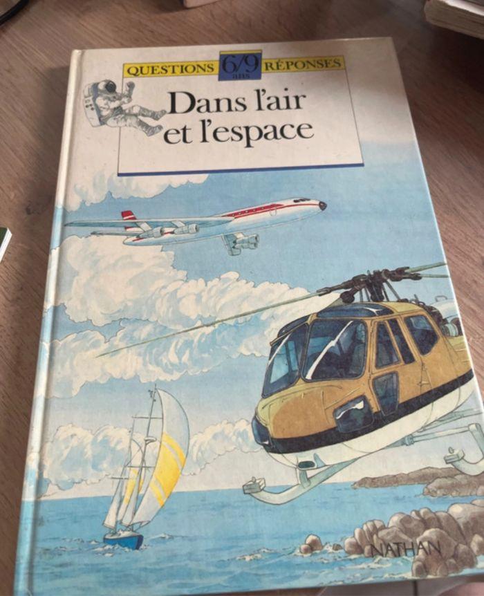 Livre dans l air et l espace excellent état - photo numéro 1