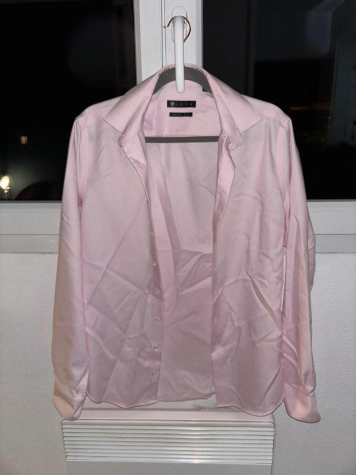 Chemise rose carrelée blanc. - photo numéro 1