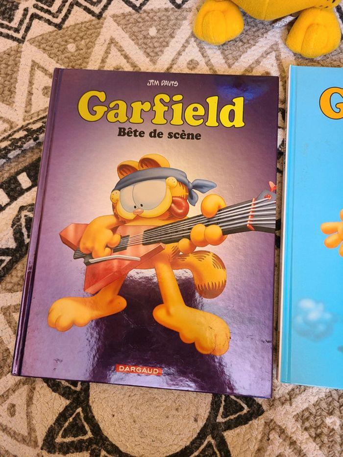 Lot bd + peluche Garfield - photo numéro 2