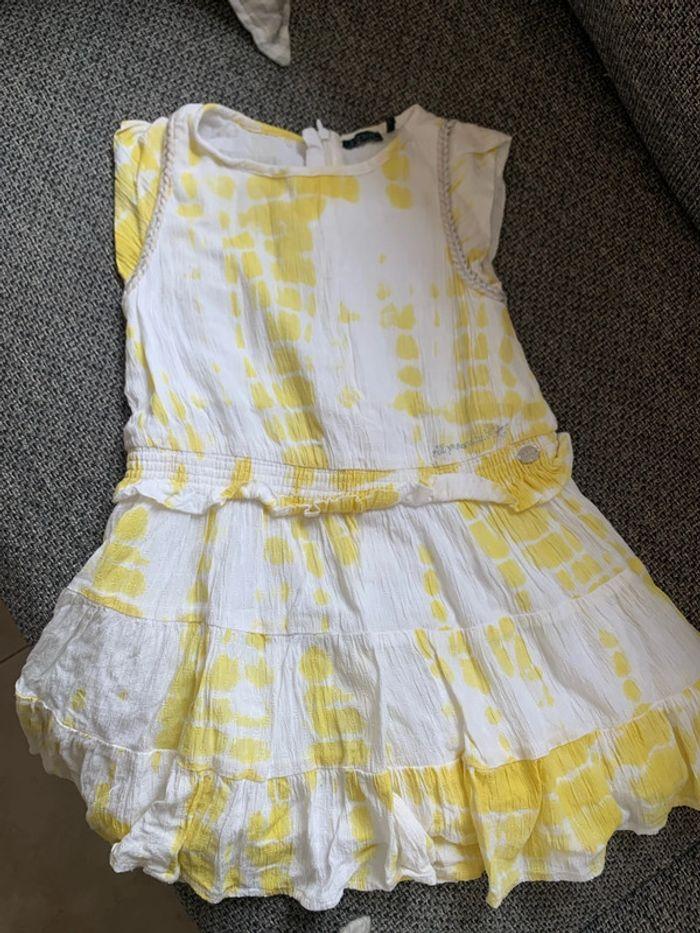 Robe courte jaune et blanche, IKKS, 6 ans en très bon état - photo numéro 1