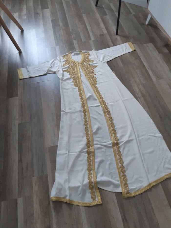 Tenue traditionnelle 1 pièce blanches neuve - photo numéro 1