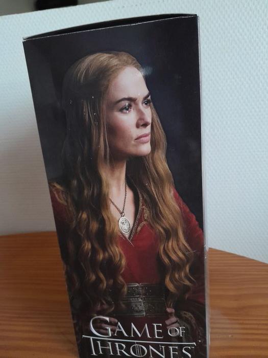 Figurine Cersei Baratheon de Games of Thrones - photo numéro 3