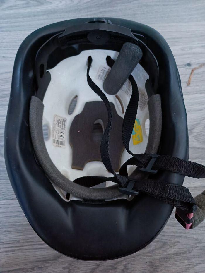 À SAISIR : Casque de Protection Vélo Fille Décathlon (52-56 cm) - photo numéro 3