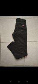 Pantalon Carhartt noir taille 38 très bon état