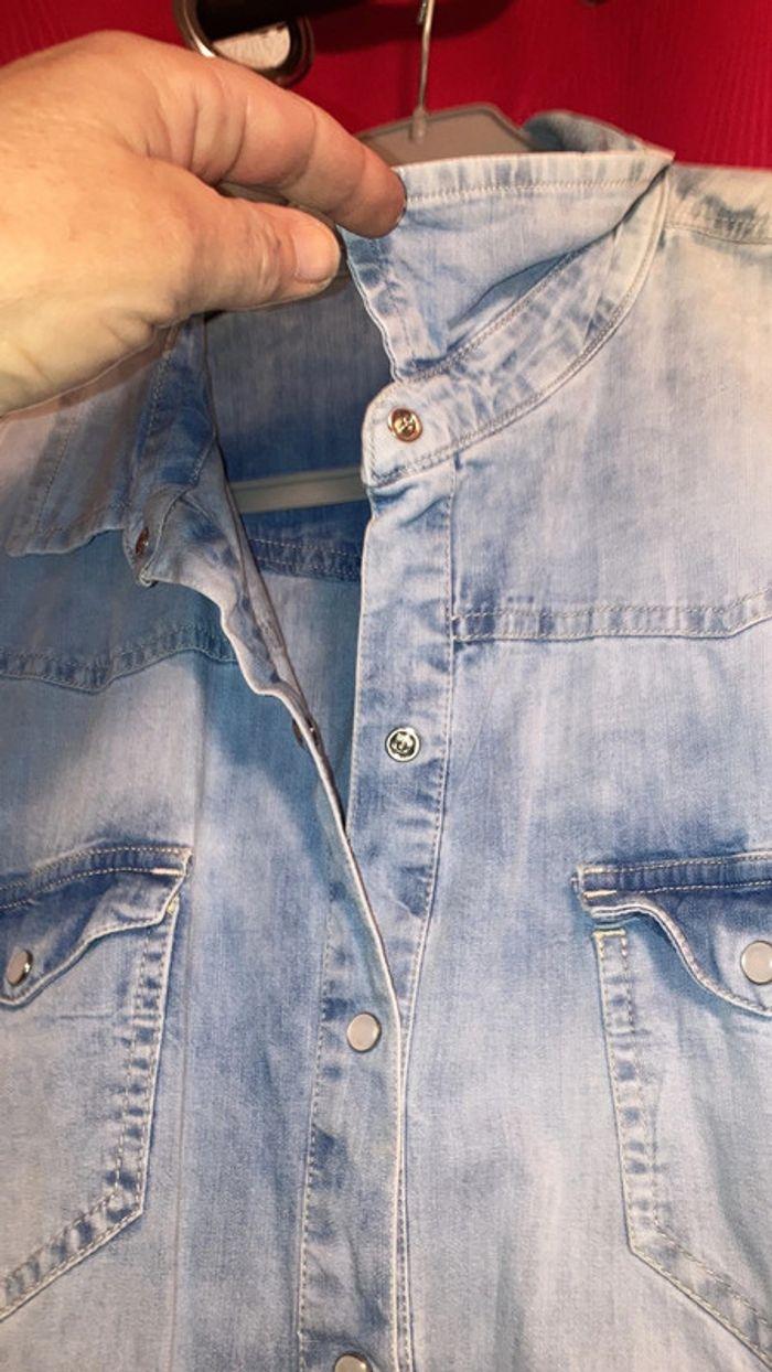 Chemise en jeans à pressions - photo numéro 4