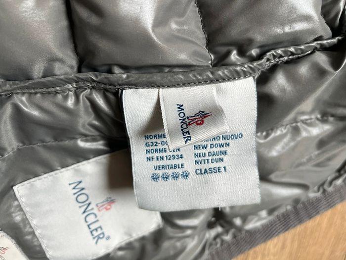 Doudoune à capuche Moncler en duvet gris taille XS cintrée chaude - photo numéro 7