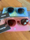 2 Paires de Lunettes de Soleil Izipizi Neuves - Rose et Bleue