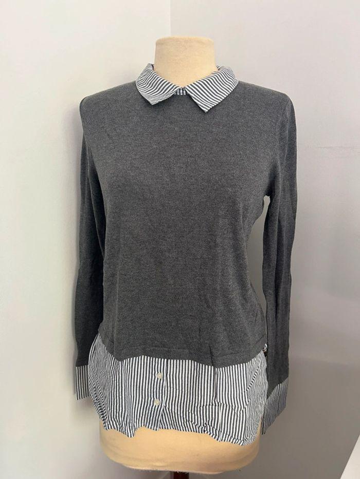 Pull gris avec sous-chemise à rayures long - photo numéro 1