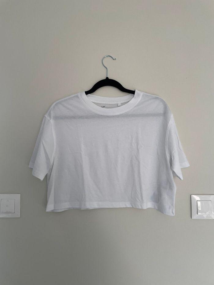 Tee-shirt blanc crop - photo numéro 1