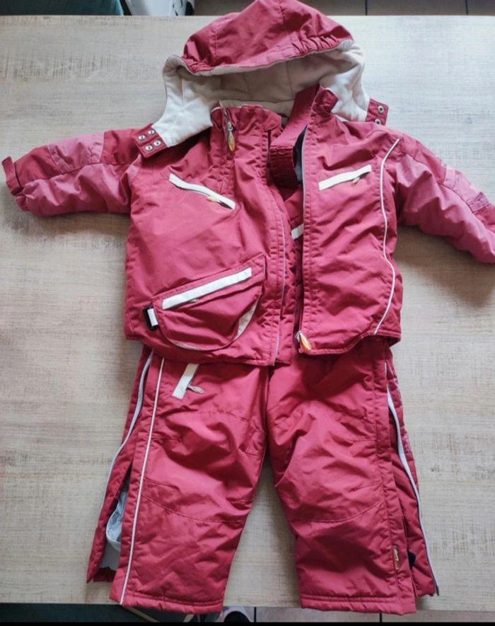 Combinaison et manteau de ski 2 ans - photo numéro 1