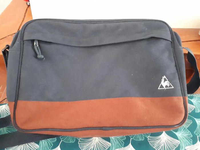 Sac besace Le Coq Sportif marron et bleue. - photo numéro 1