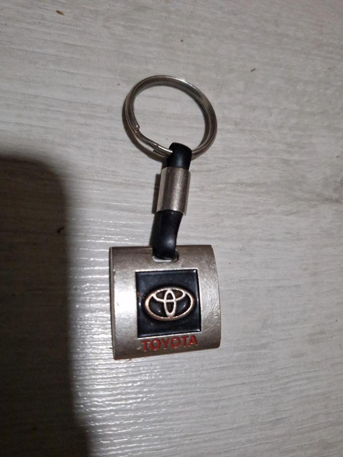 Porte clé Toyota - photo numéro 2