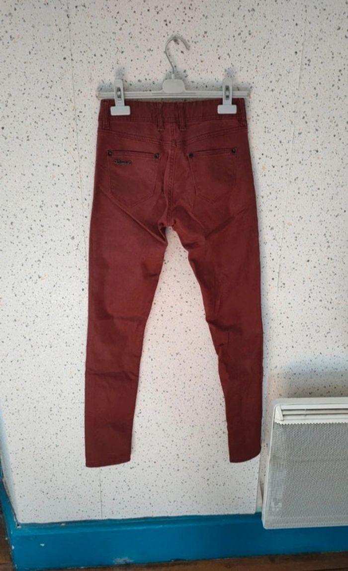 Jean enduit slim bordeaux Kaporal taille 34 - photo numéro 2