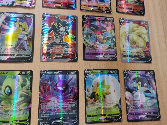 Lot 33 cartes Pokémon Vmax V - photo numéro 5