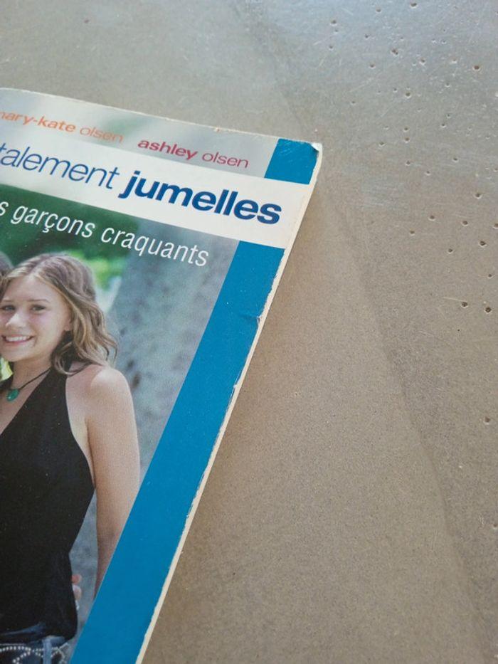 Livre " totalement jumelles des garçons craquant" - photo numéro 6