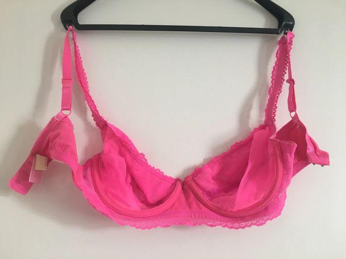 soutien gorge rose fluo - photo numéro 4