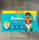 Un carton de couches Pampers baby-dry