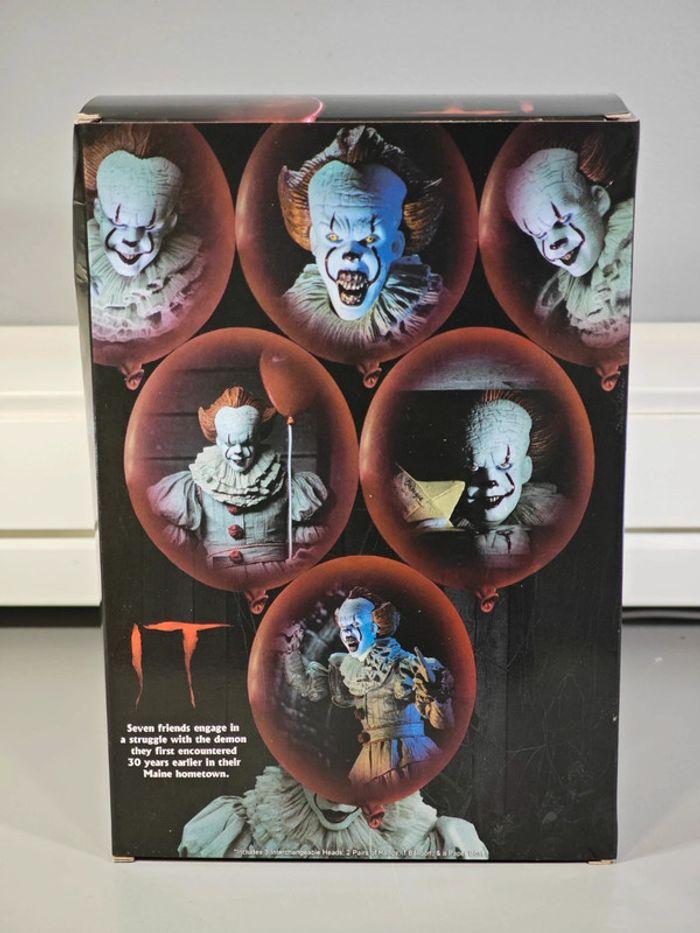 Figurine IT / Ça : Pennywise/ Gripsou 19cm neuve avec boîte - photo numéro 3