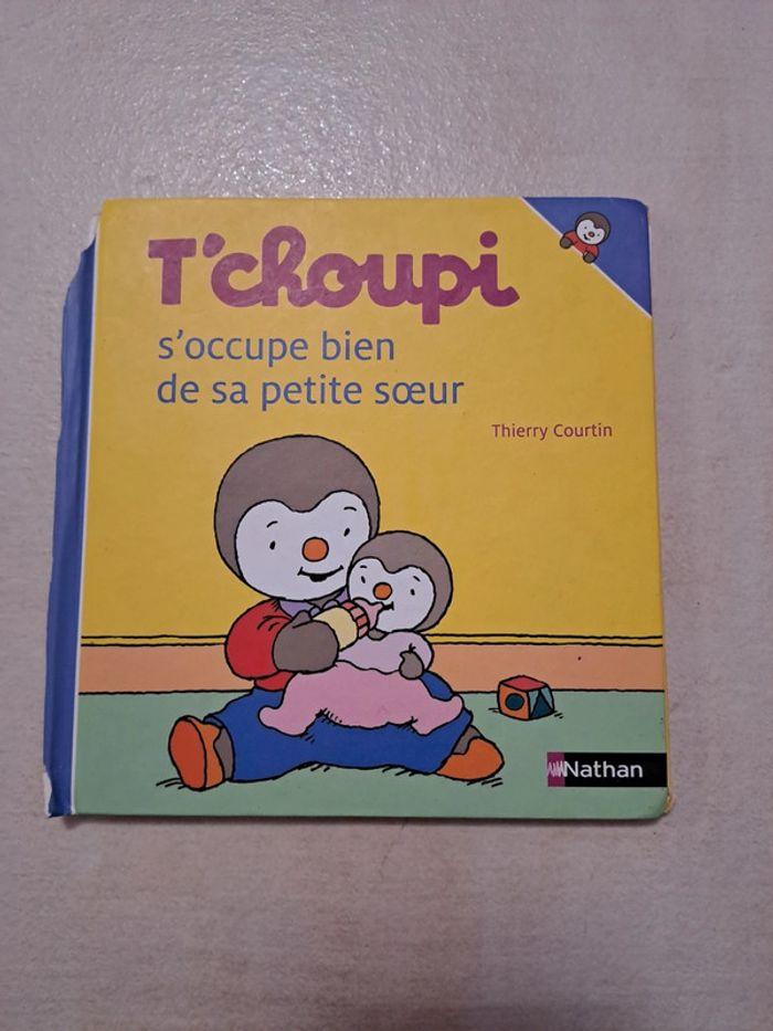 T'choupi s'occupe bien de sa petite sœur - photo numéro 1