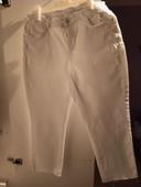 Pantalon blanc Promod 7/8 bas effiloché