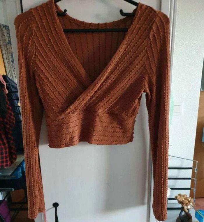 Crop top marron en tricot - photo numéro 4