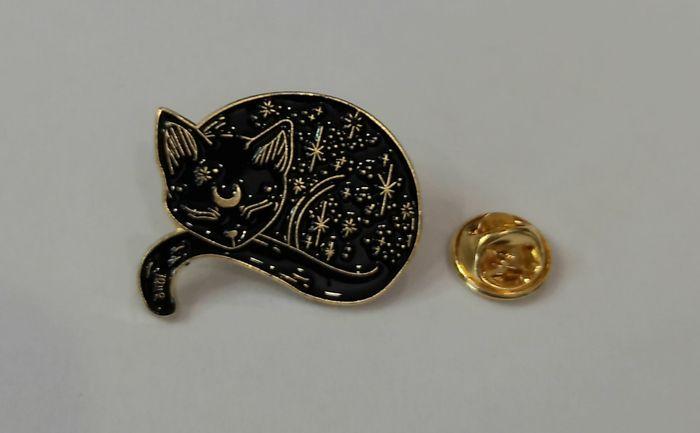 pin's petit chat noir et doré ! NEUF ! - photo numéro 3