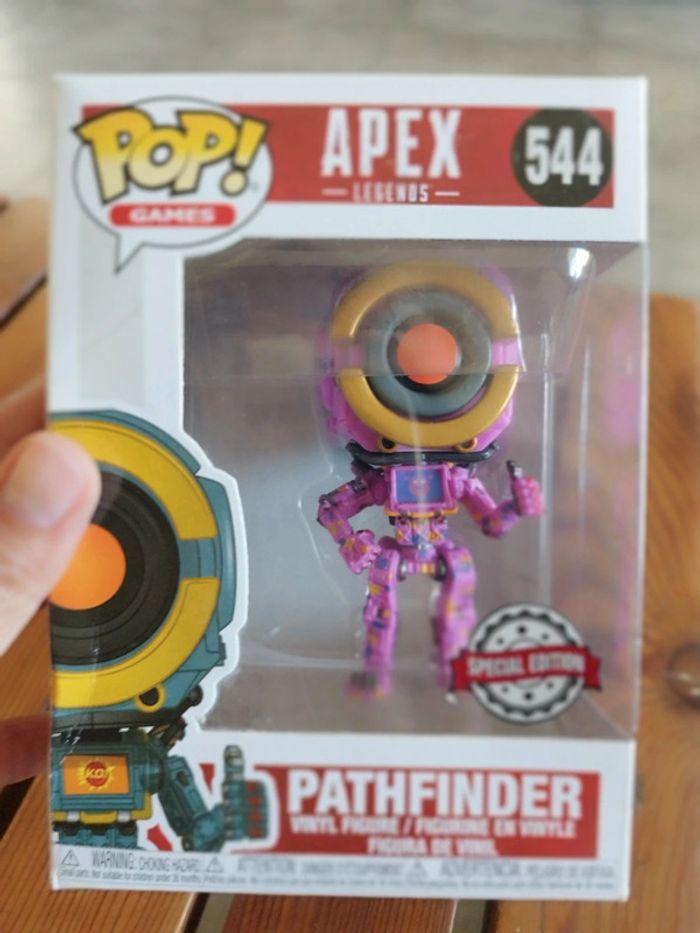 Funko Pop ! Jeux : Apex Legends - Pathfinder (Pink Sweet 16 Special Edition) #544 - photo numéro 12