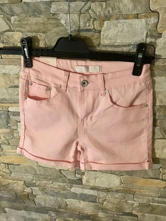 Short en jeans rose taille S  chic  bonbon - photo numéro 2