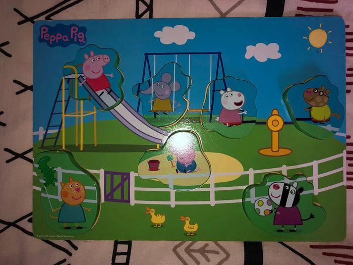 Puzzle en bois peppa pig - photo numéro 1