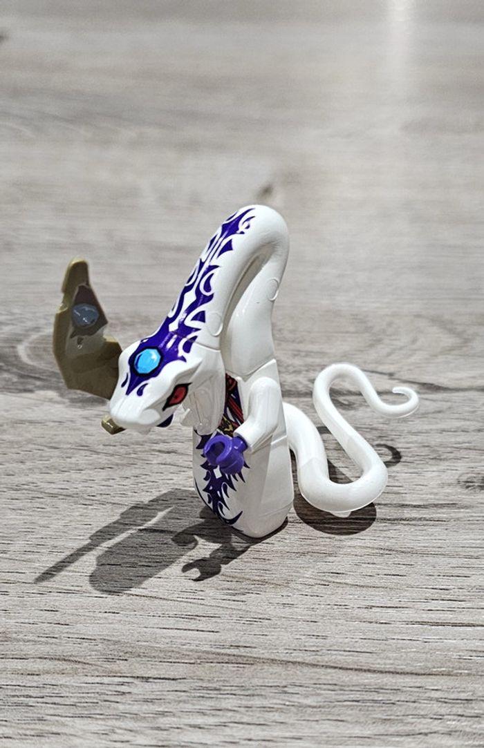 Minifigurine Ninjago serpent blanc / violet (compatible Lego)