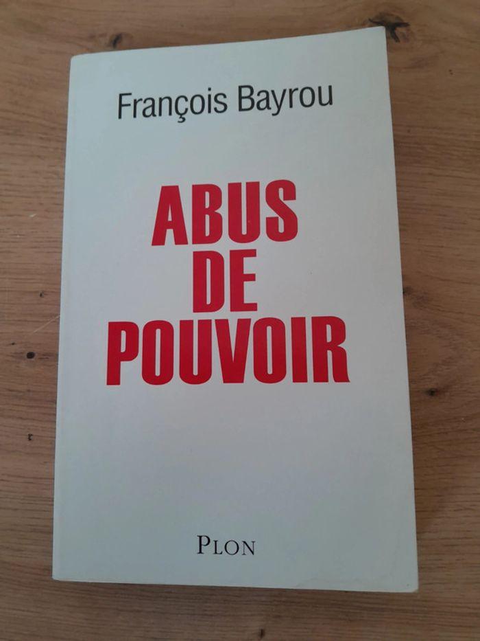 Abus de pouvoir - photo numéro 1