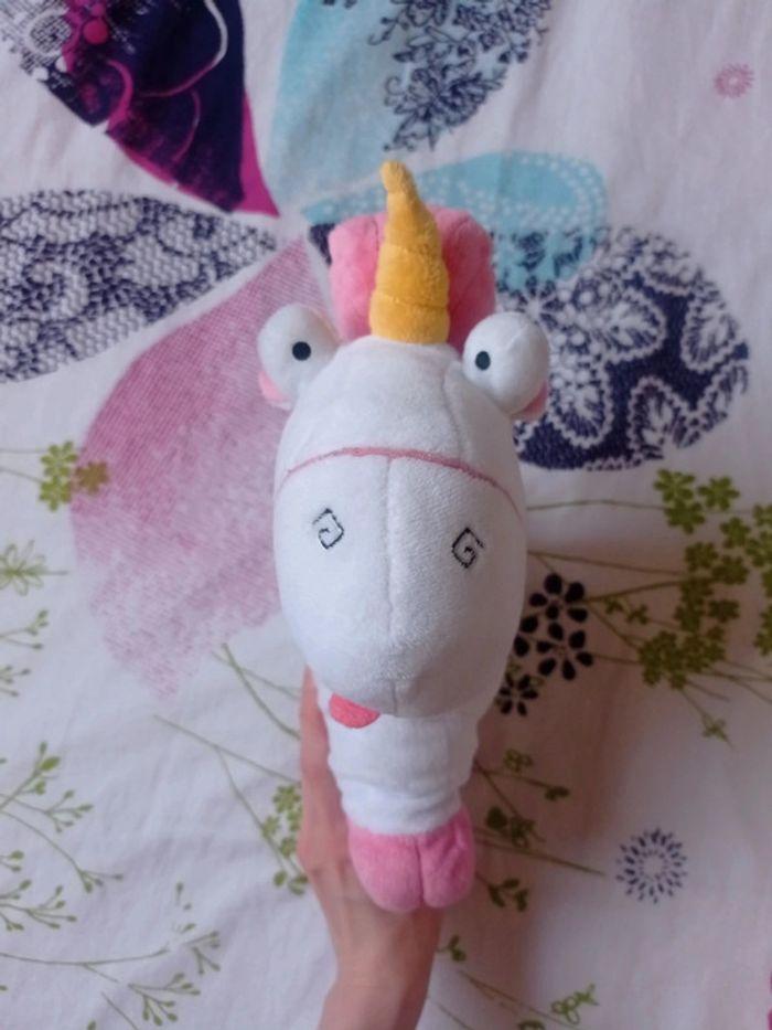 Peluche coussin licorne de moi moche et méchant 3 - photo numéro 3