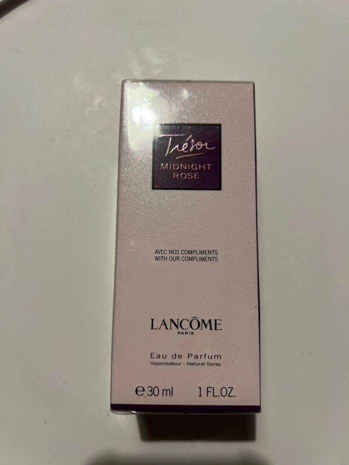 Trésor Midnight Lancôme eau de parfum - photo numéro 1