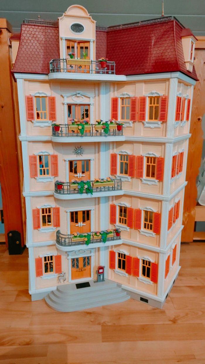 Maison dolhouse playmobil 4 étages - photo numéro 1