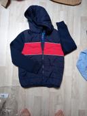 Blouson à capuche en très bon état