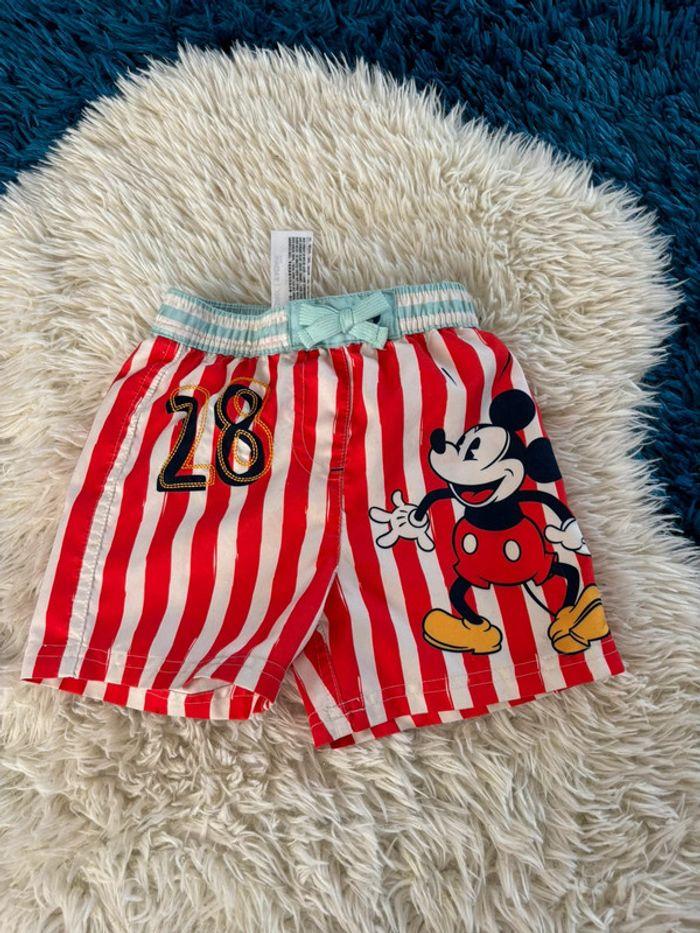 Joli short de bain Disney taille 18 mois - photo numéro 1