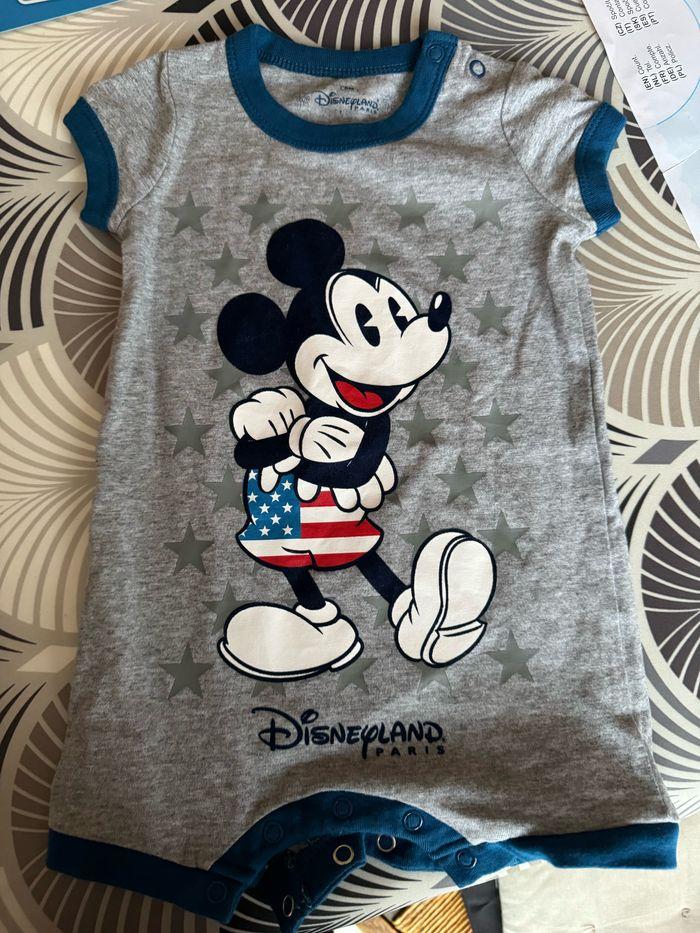 Combinaison Disneyland Paris Mickey bébé taille 6 mois neuf - photo numéro 1