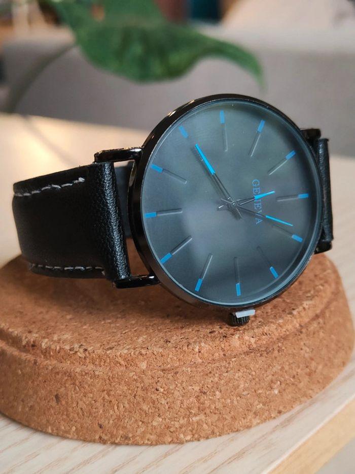 Montre noire-bleue homme, discrète - photo numéro 1