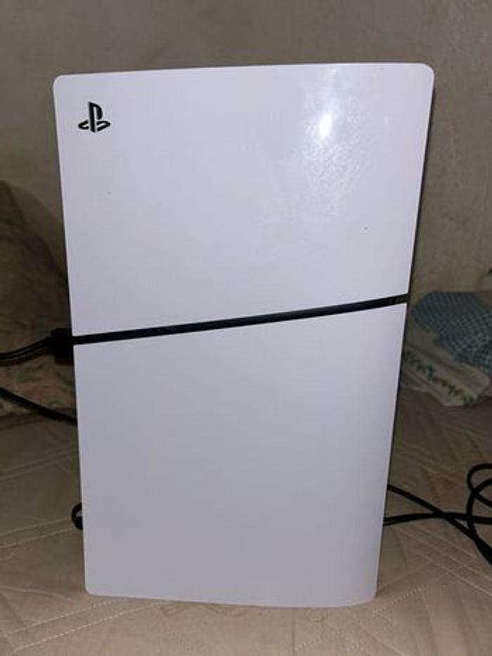 PS5 Slim Digitale + Marvel’s Spider-Man 2 - photo numéro 1