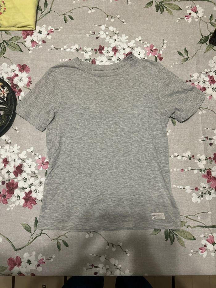 Tee shirt gris - photo numéro 1