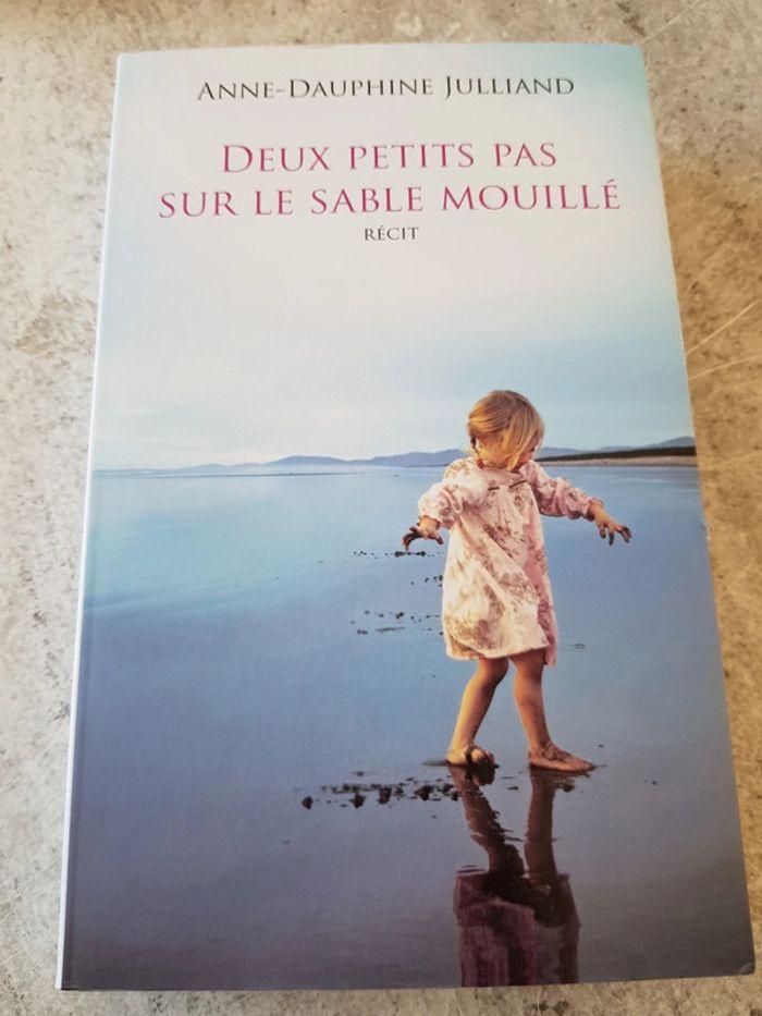 Livre deux petits pas sur le sable mouillé - Anne-Dauphine Julliand - photo numéro 1