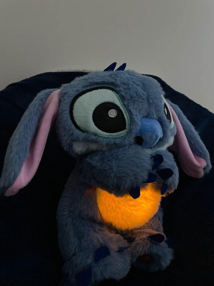 Peluche lumineuse Disney Stitch qui respire 🩵 - photo numéro 4