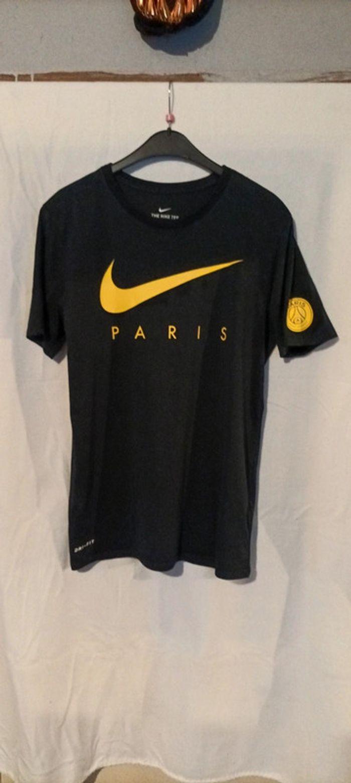 T shirt Nike - photo numéro 1