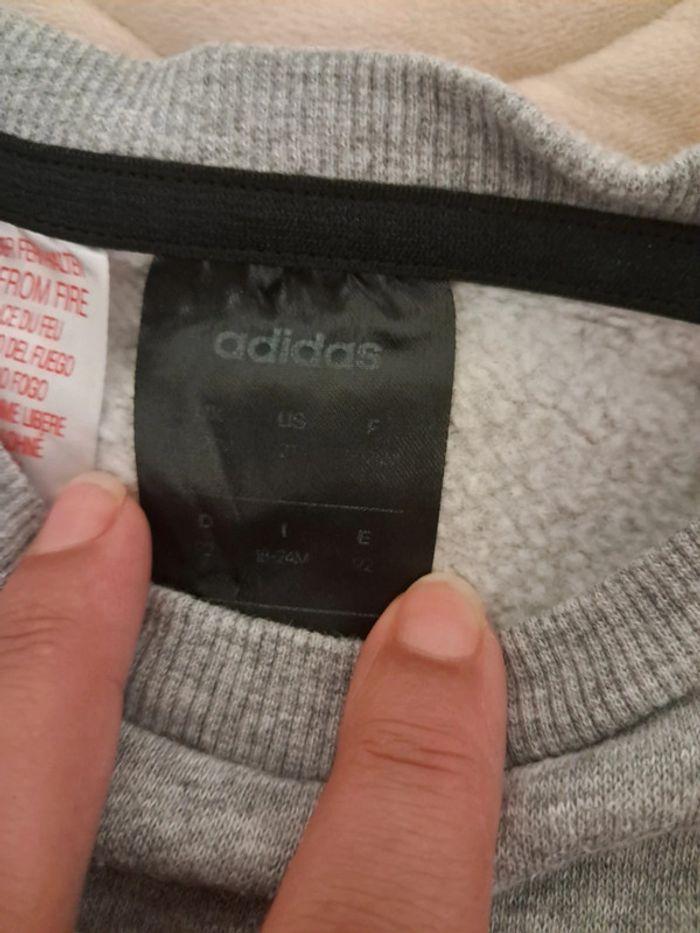 Ensemble jogging Adidas 18/24 - photo numéro 4