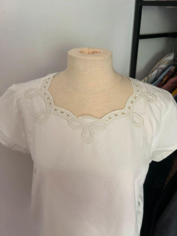 Blouse blanche crème détail broderie - photo numéro 2