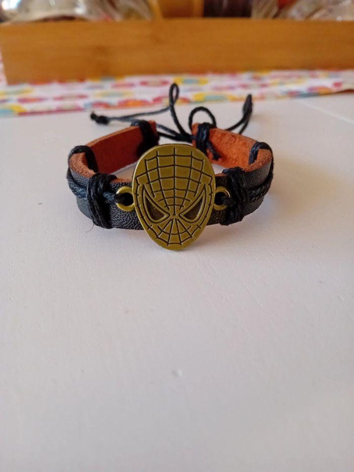 Bracelet en cuir Spiderman - photo numéro 2