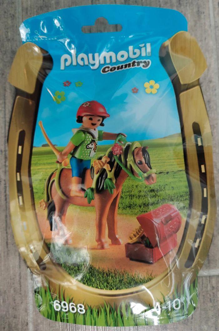 Playmobil country 6968 poney + fillette NEUF - photo numéro 1