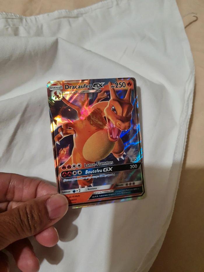 Carte pokemon dracaufeu gx très bon etat - photo numéro 2